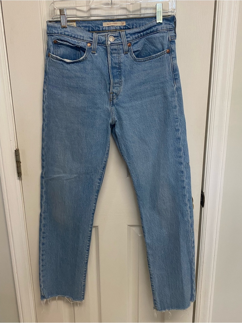 Levi’s Wedgie Straight Leg with Raw Hem